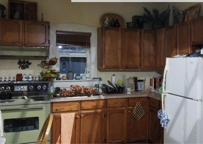 Barbara Nelson's home, kitchen