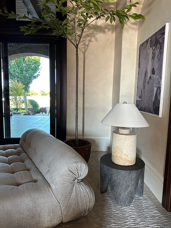 The estate, lounge