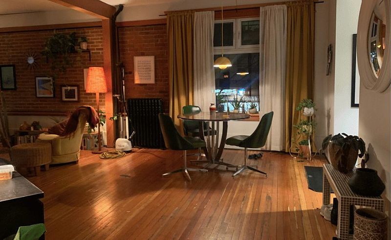 Noa's apartment, dining