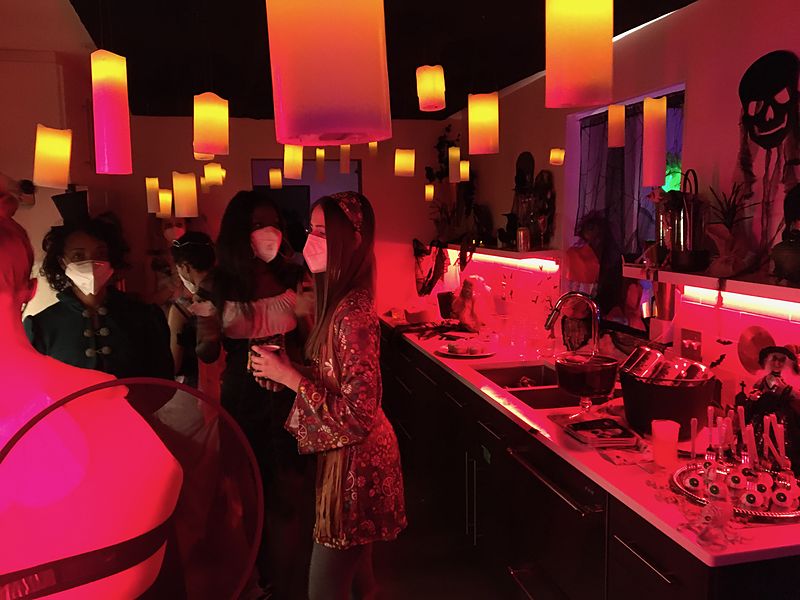 Halloween party, bar